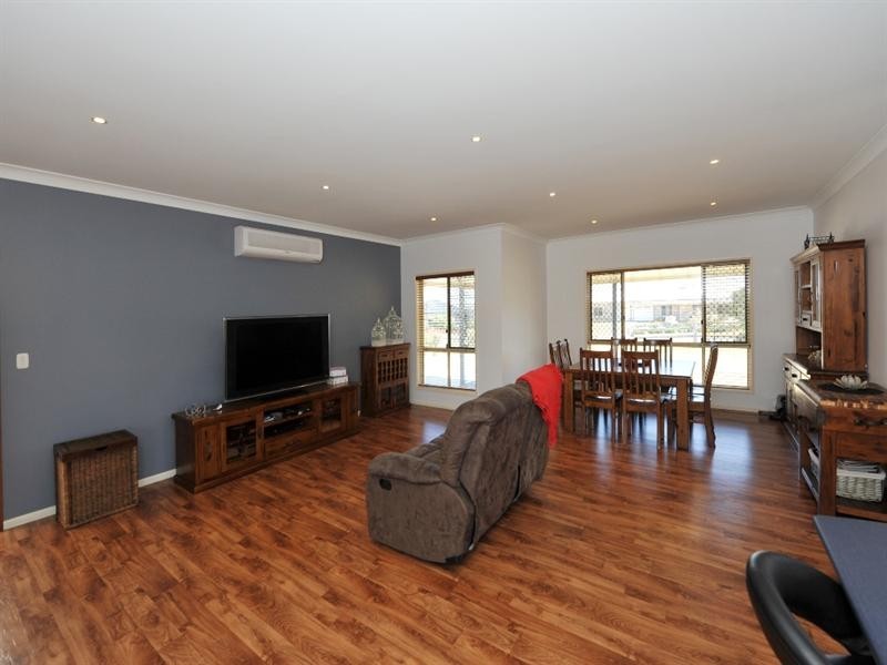 3 Madison Court, Glenvale QLD 4350