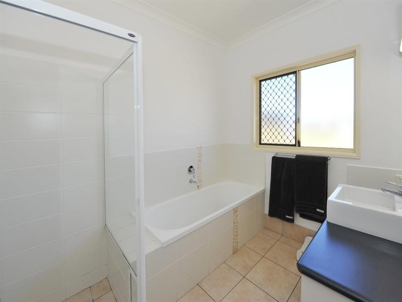 3 Madison Court, Glenvale QLD 4350