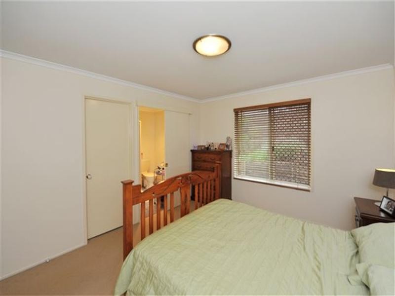 20 Willowburn Drive, Rockville QLD 4350