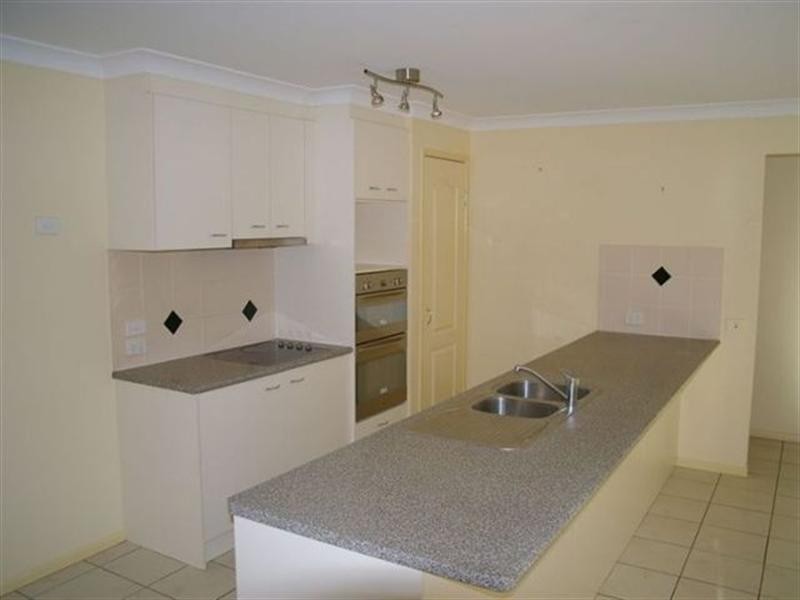 3 Tennyson Court, Westbrook QLD 4350