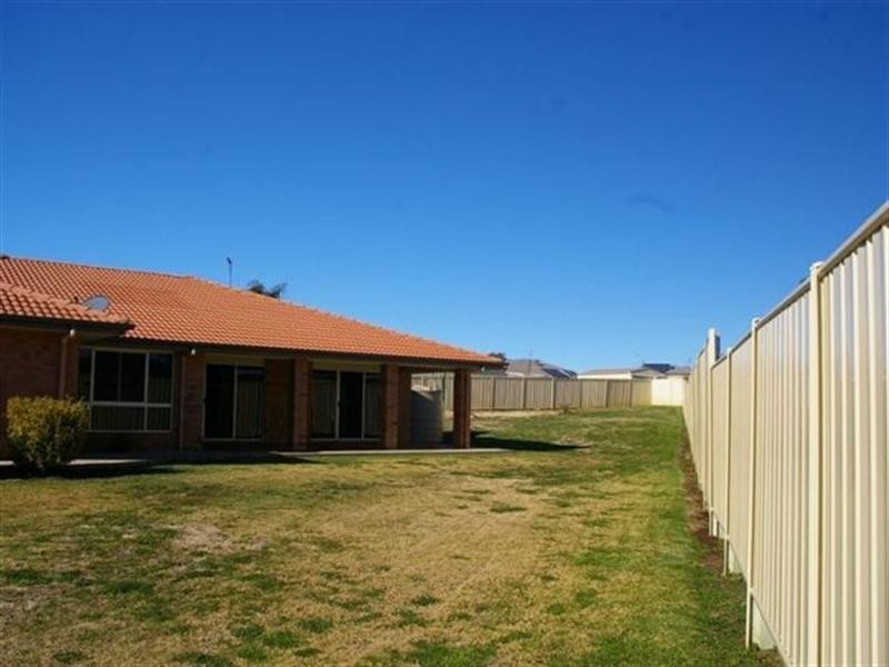 3 Tennyson Court, Westbrook QLD 4350