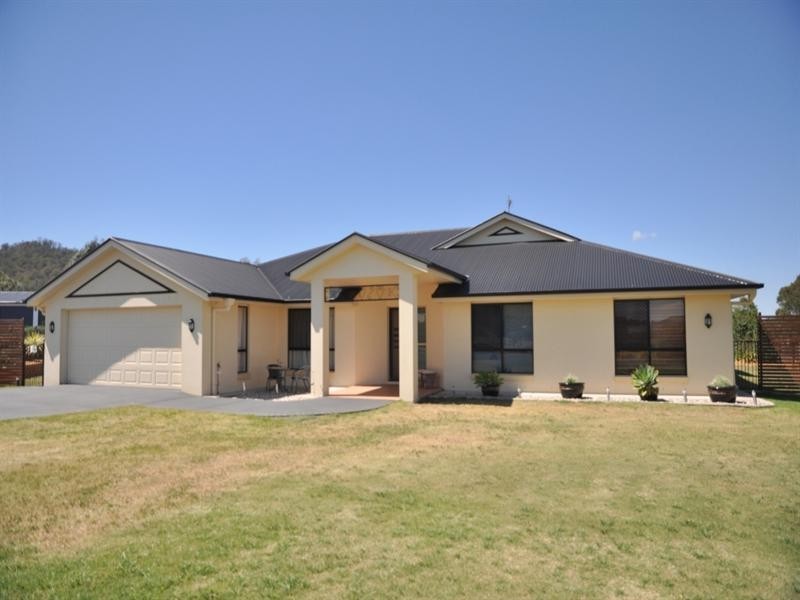 5 Jacqueline Street, Glenvale QLD 4350