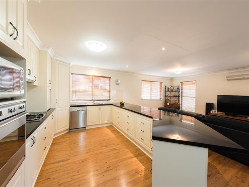 5 Jacqueline Street, Glenvale QLD 4350