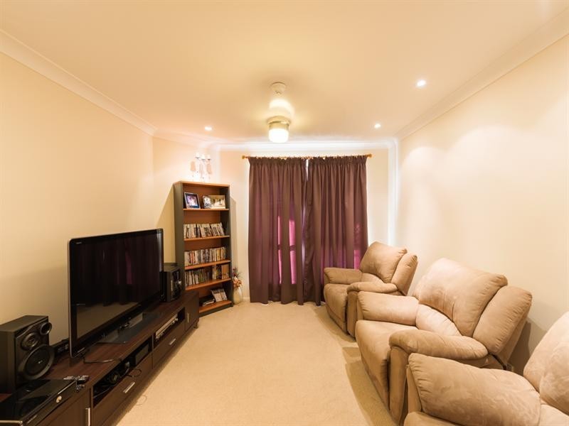 5 Jacqueline Street, Glenvale QLD 4350