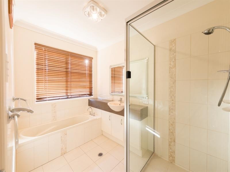 5 Jacqueline Street, Glenvale QLD 4350