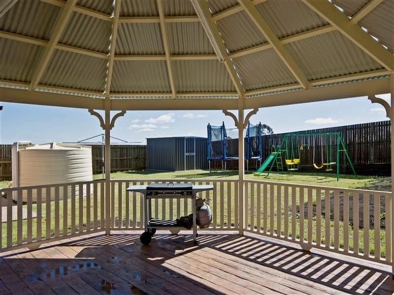 24 Whitman Street, Westbrook QLD 4350