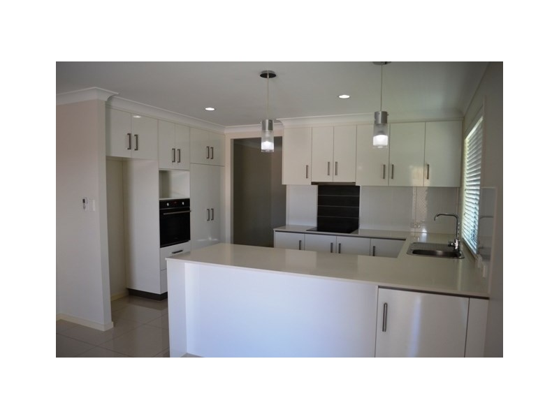 2/3 Phyllis Street, Harristown QLD 4350