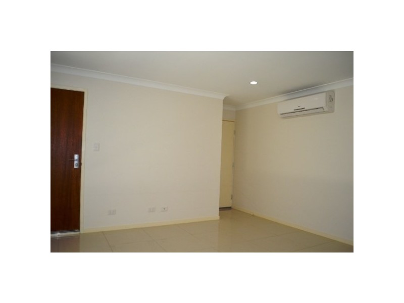 2/3 Phyllis Street, Harristown QLD 4350