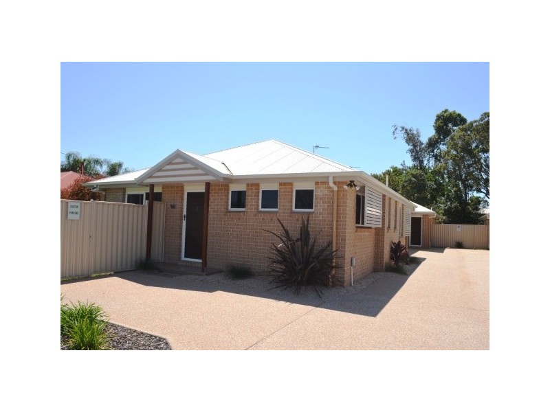 2/3 Phyllis Street, Harristown QLD 4350