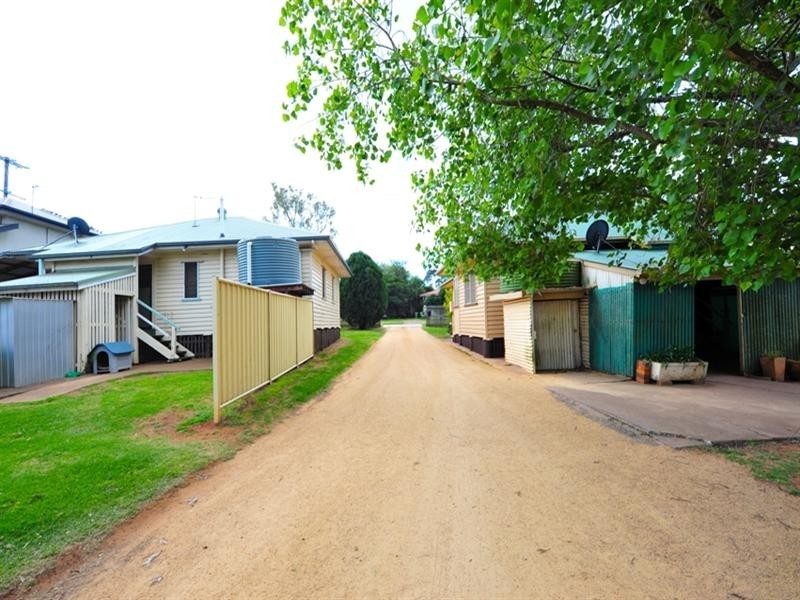 48 and 50 Rob Street, Newtown QLD 4350