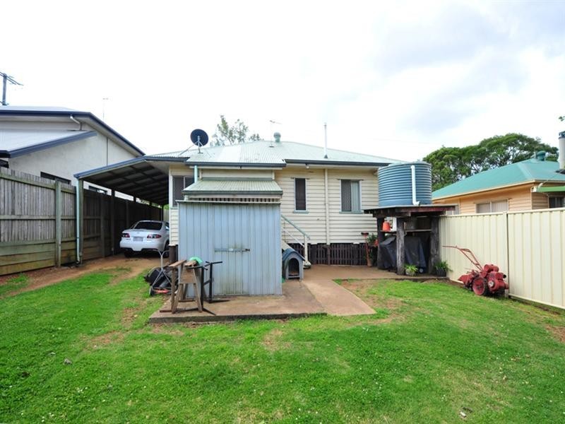 48 and 50 Rob Street, Newtown QLD 4350