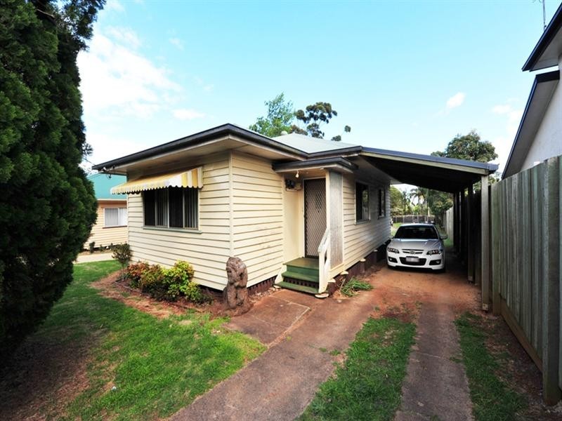 48 and 50 Rob Street, Newtown QLD 4350