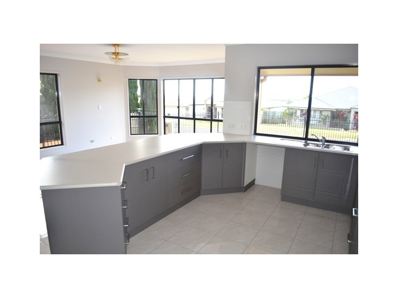 12 Currawong Street, Rangeville QLD 4350