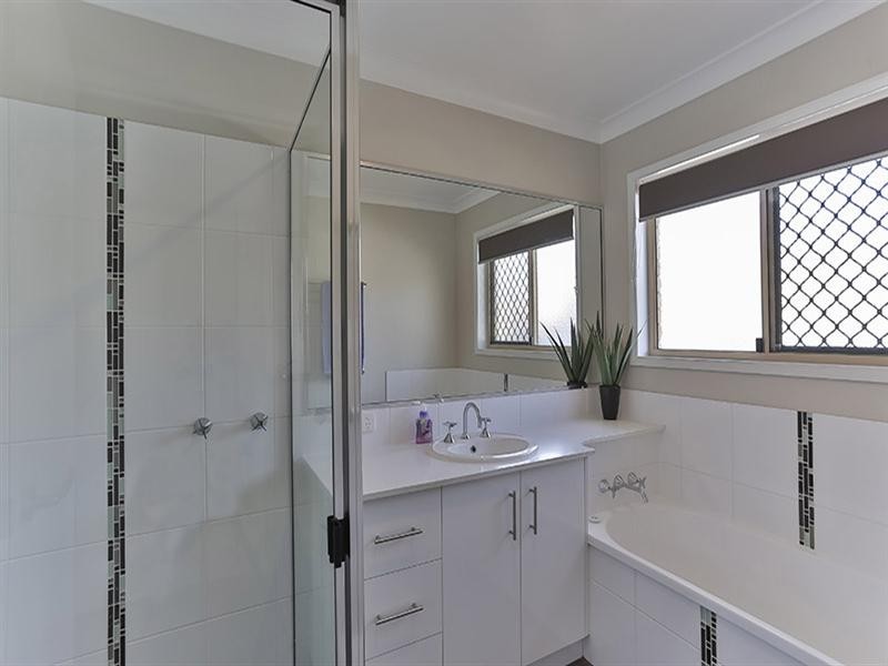 10 Devoran Street, Kleinton QLD 4352