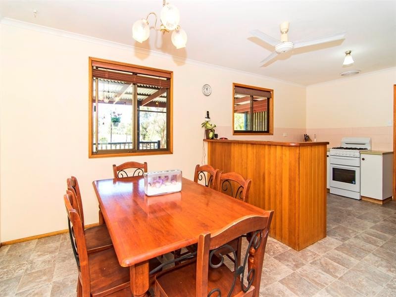 6 Hillview Crescent, Gowrie Junction QLD 4352