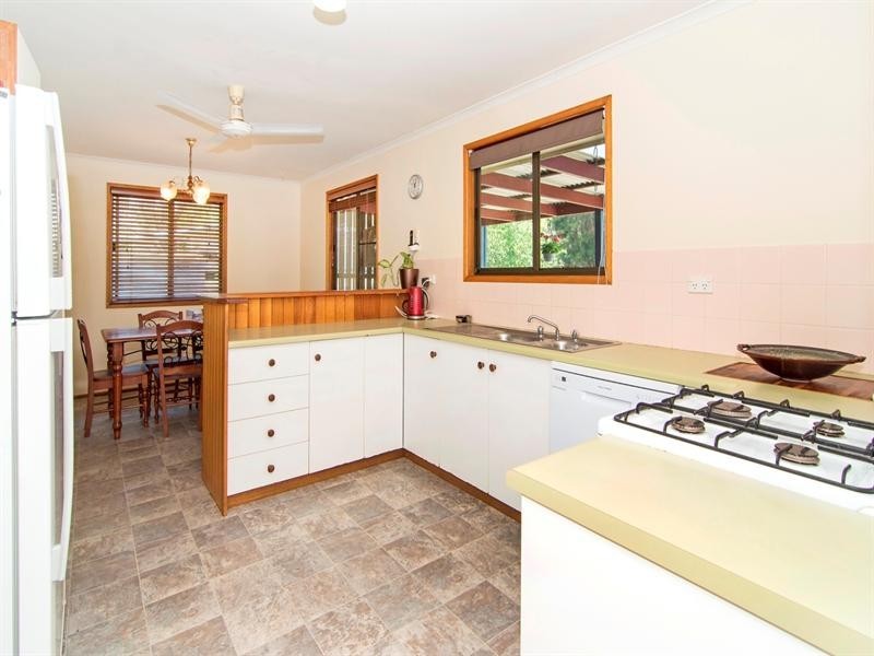 6 Hillview Crescent, Gowrie Junction QLD 4352