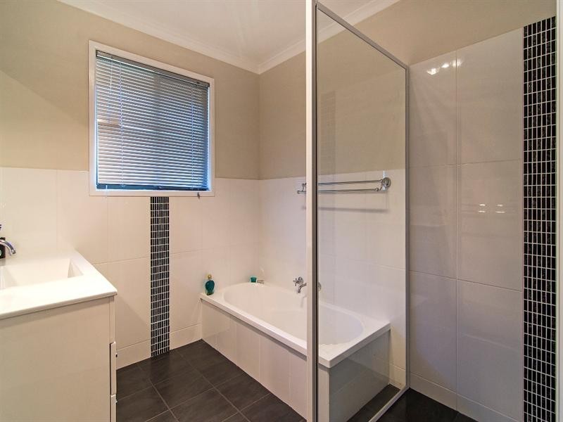 6 Hillview Crescent, Gowrie Junction QLD 4352