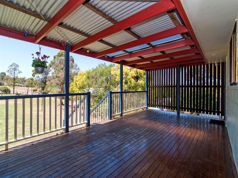 6 Hillview Crescent, Gowrie Junction QLD 4352