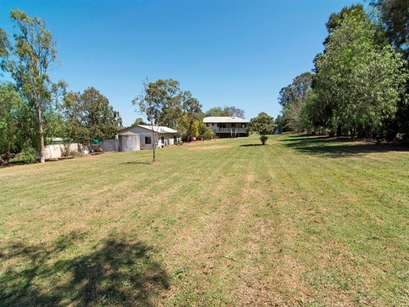 6 Hillview Crescent, Gowrie Junction QLD 4352