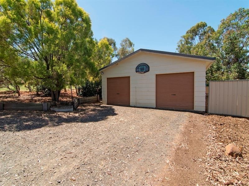 6 Hillview Crescent, Gowrie Junction QLD 4352