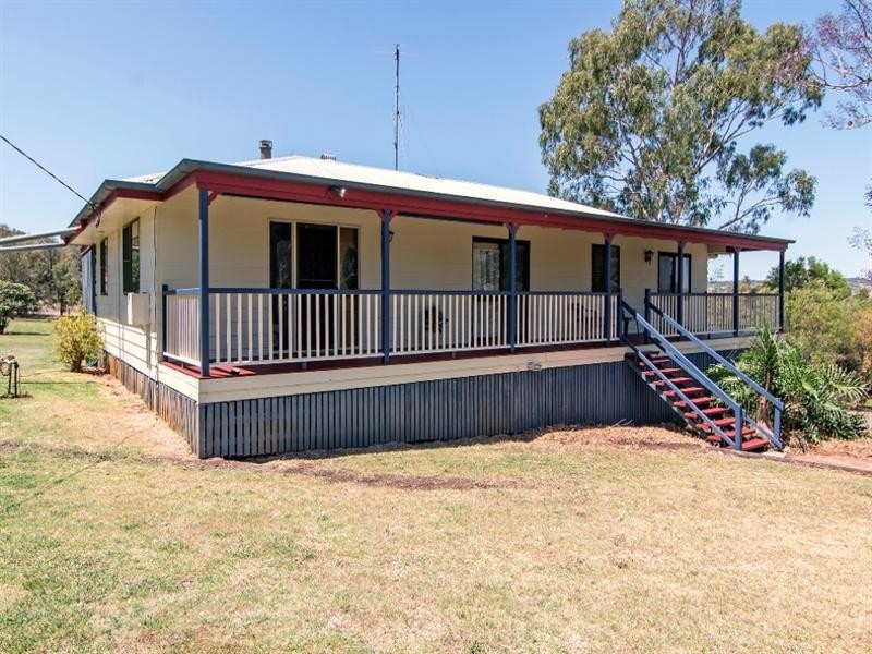 6 Hillview Crescent, Gowrie Junction QLD 4352