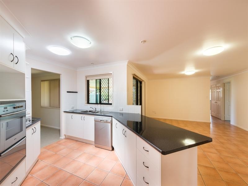 2 Weis Crescent, Middle Ridge QLD 4350