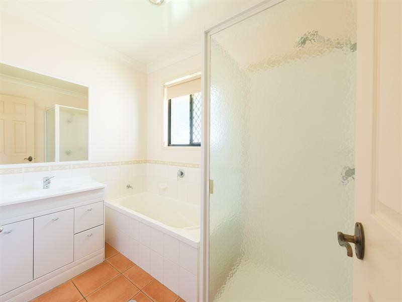 2 Weis Crescent, Middle Ridge QLD 4350