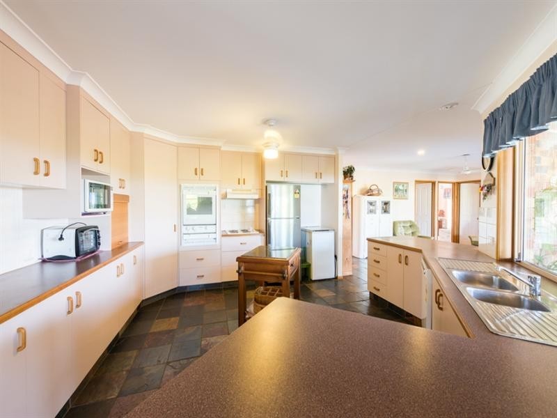 12 Debra Street, Withcott QLD 4352