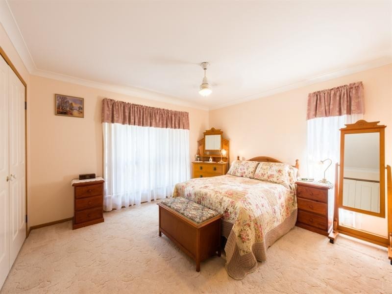 12 Debra Street, Withcott QLD 4352