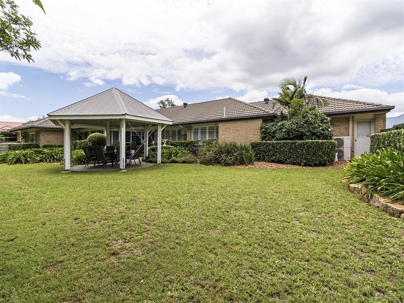 12 Dalston Court, Mount Lofty QLD 4350