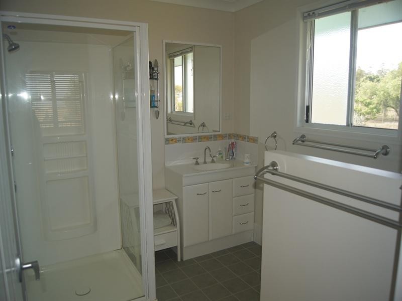 11 Jannuschs Road, Gowrie Mountain QLD 4350