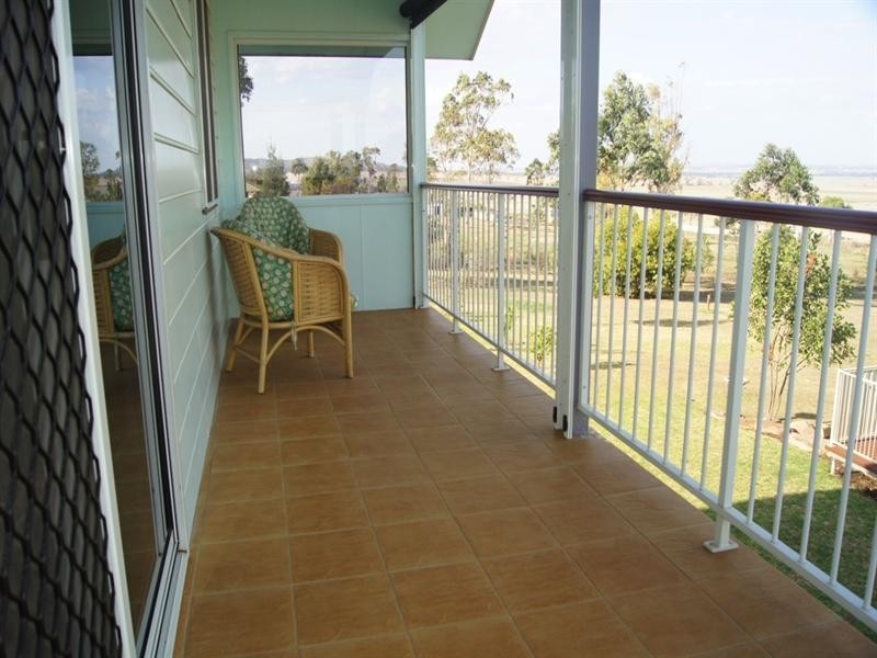 11 Jannuschs Road, Gowrie Mountain QLD 4350