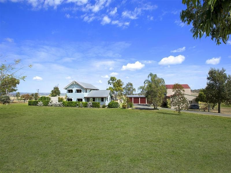11 Jannuschs Road, Gowrie Mountain QLD 4350