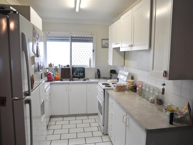 44 Hogg Street, Rockville QLD 4350