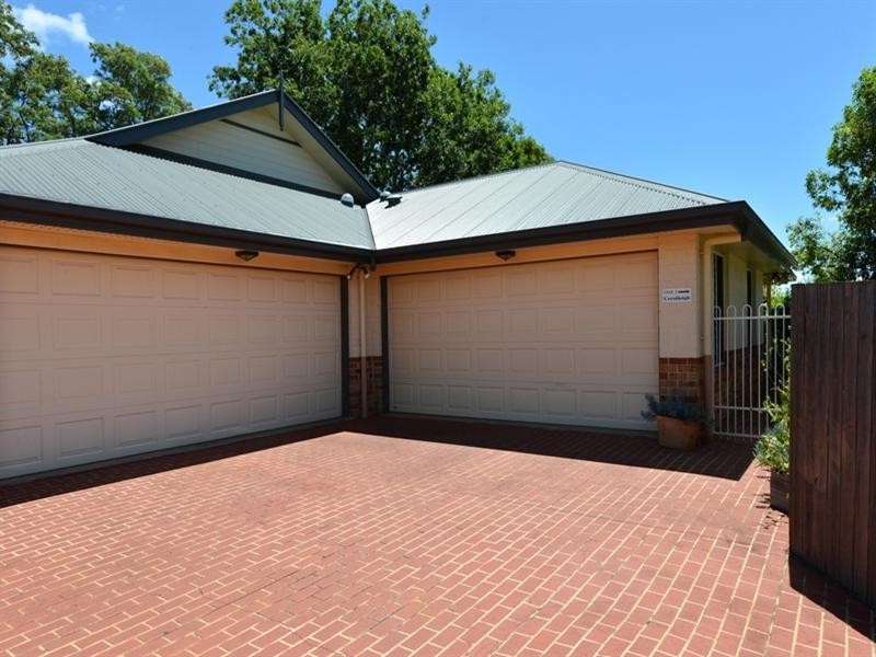 2/35a Searle Street, South Toowoomba QLD 4350