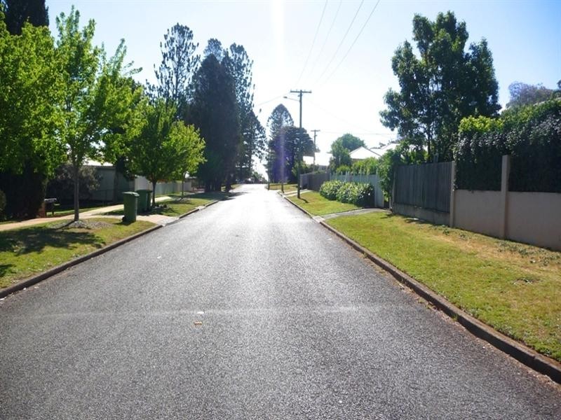 1/60 Wooldridge Street, Mount Lofty QLD 4350