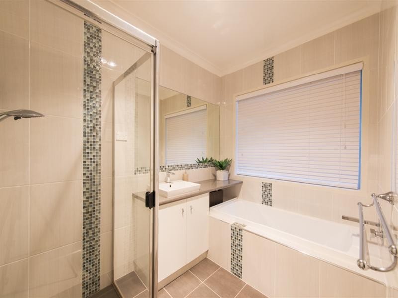 15 Saba Court, Middle Ridge QLD 4350