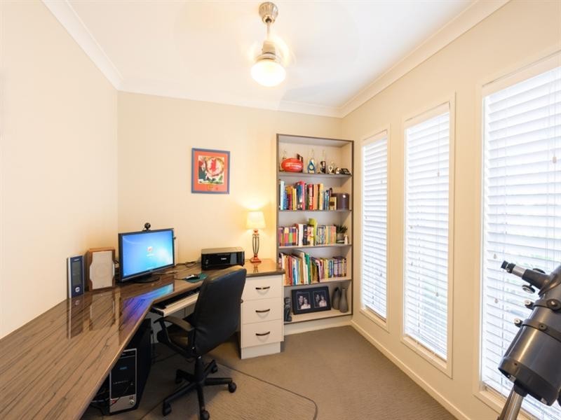 15 Saba Court, Middle Ridge QLD 4350