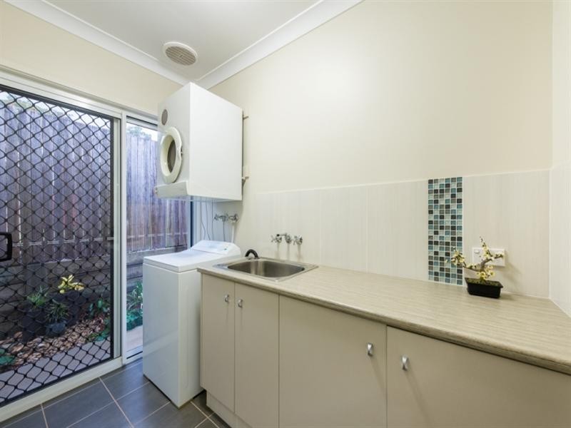 15 Saba Court, Middle Ridge QLD 4350