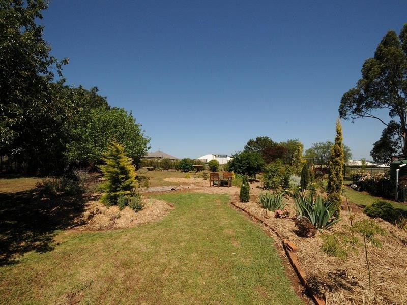 19 Bowtell Drive, Highfields QLD 4352
