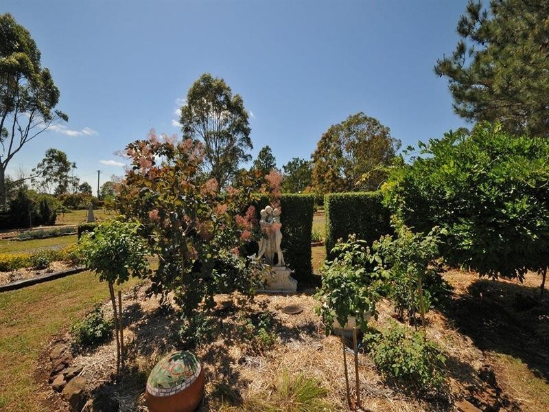 19 Bowtell Drive, Highfields QLD 4352