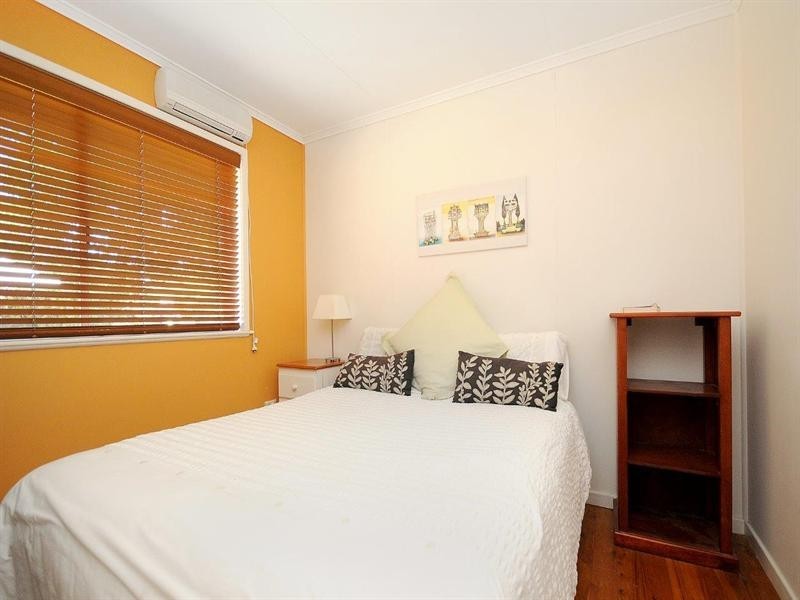 102 Long Street, Centenary Heights QLD 4350