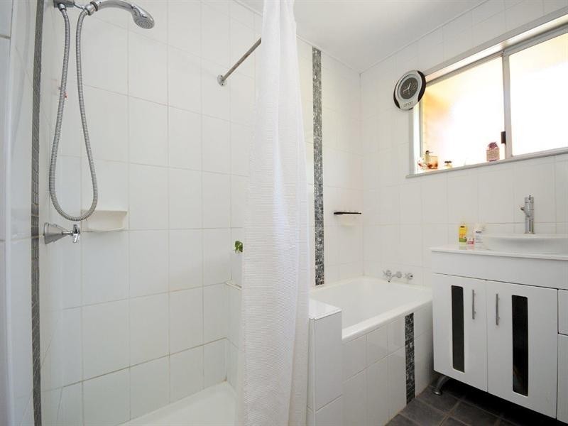 102 Long Street, Centenary Heights QLD 4350