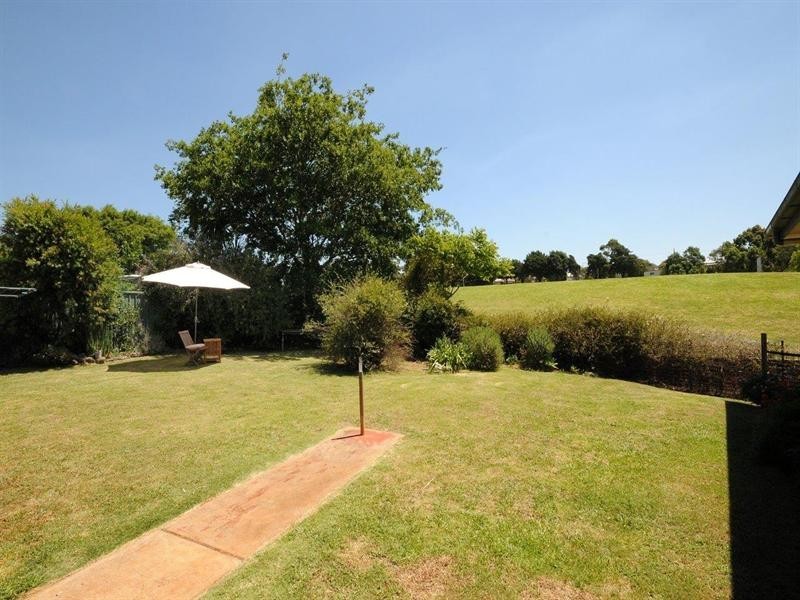 102 Long Street, Centenary Heights QLD 4350