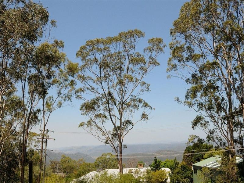 1 Niddrie Drive, Middle Ridge QLD 4350