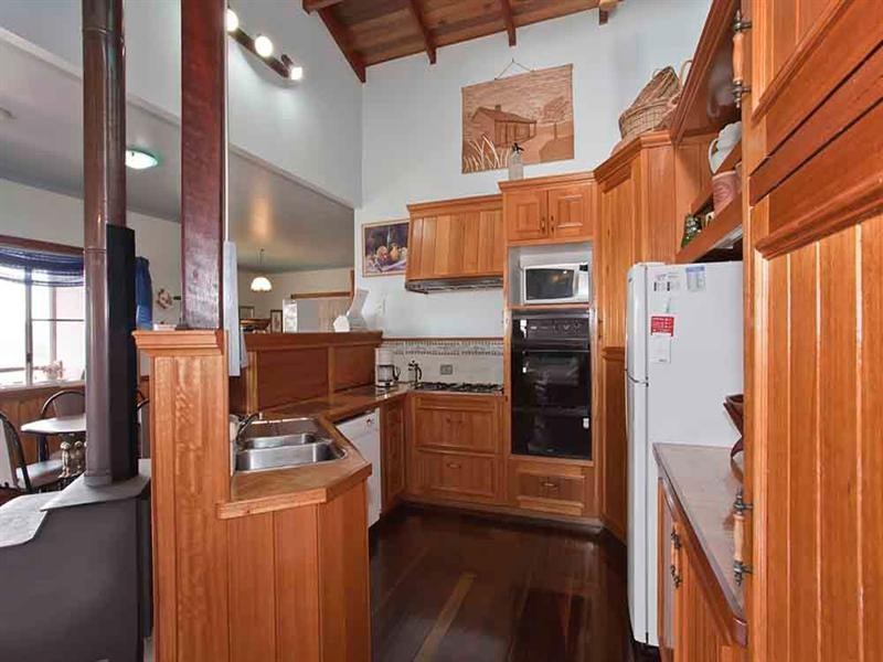 41 Skyline Drive, Blue Mountain Heights QLD 4350