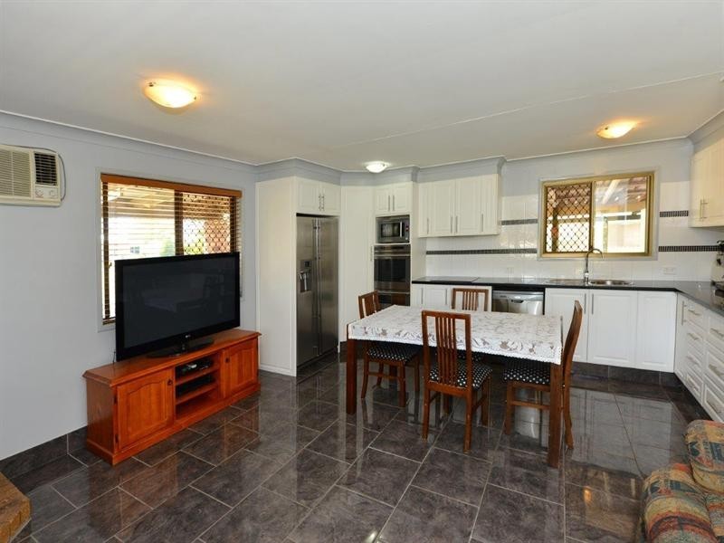 18 Balfour Street, Wyreema QLD 4352