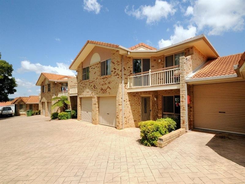 2/420 West Street, Kearneys Spring QLD 4350
