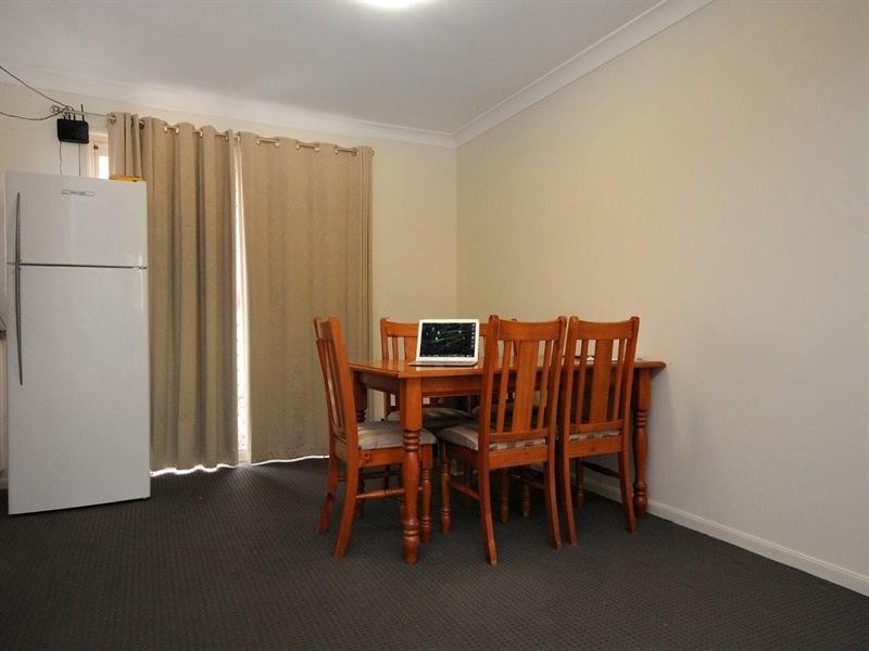 2/420 West Street, Kearneys Spring QLD 4350