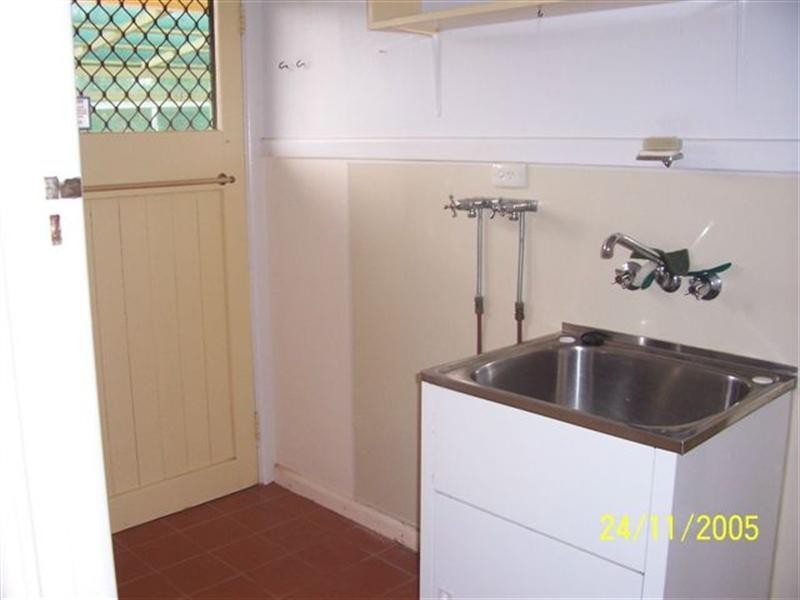 22 Hennessy Street, Harristown QLD 4350